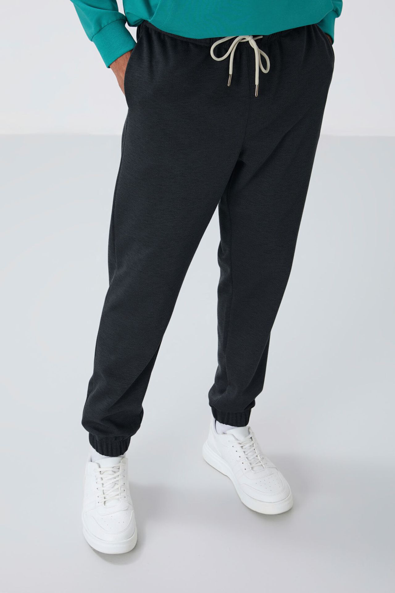 TOMMY Men's Regular Fit Fleece Sweatpants 4