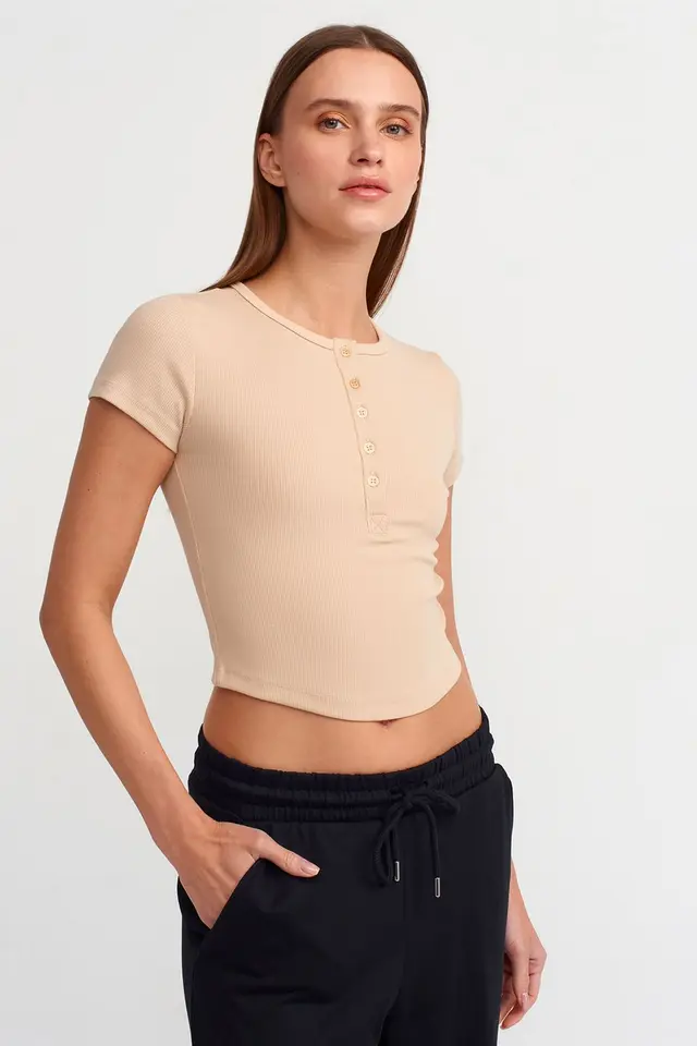 DILVIN Women's Cropped Slim-fit Crew Neck T-shirt