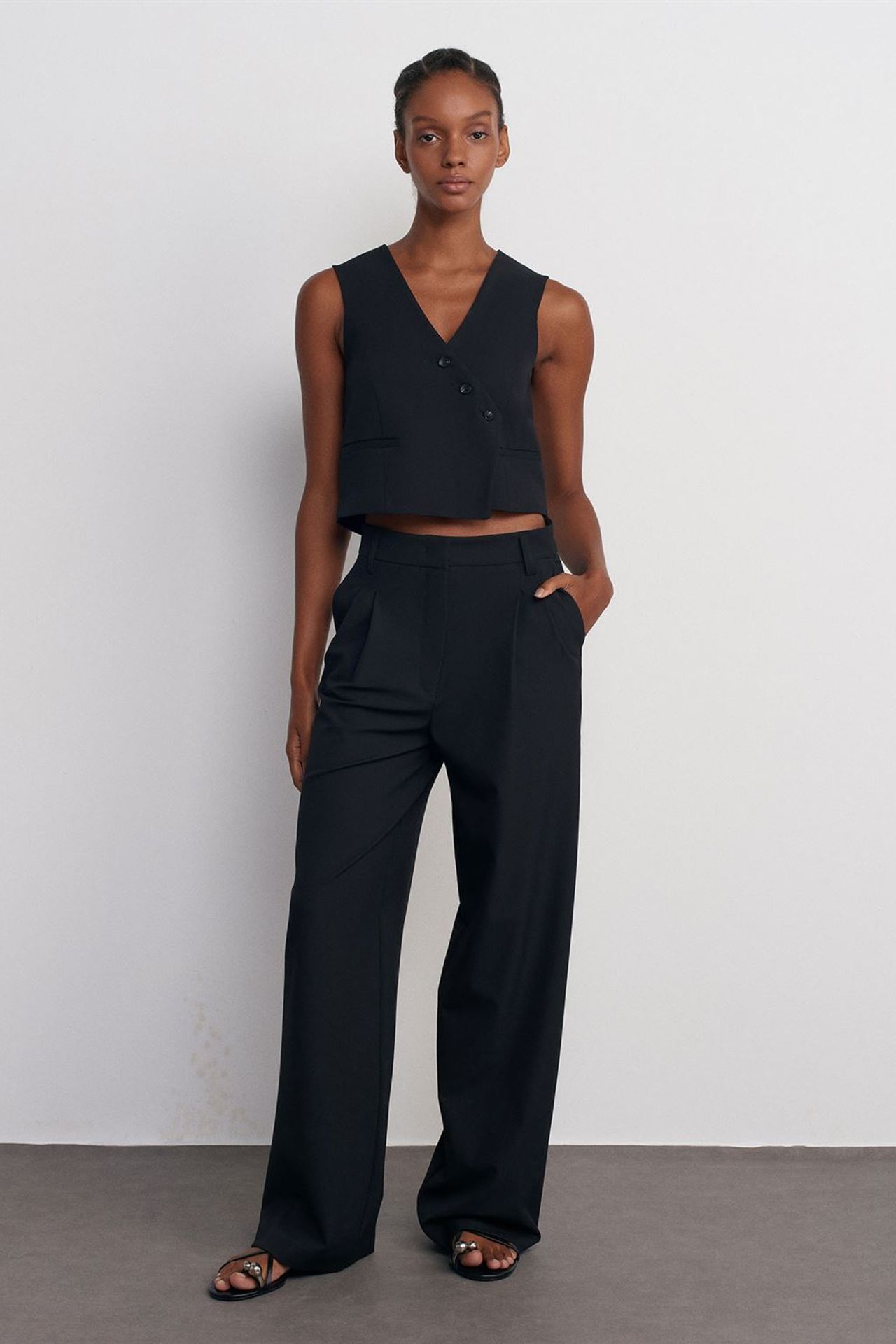 DILVIN Crop Woven Waistcoat With Button Front 3