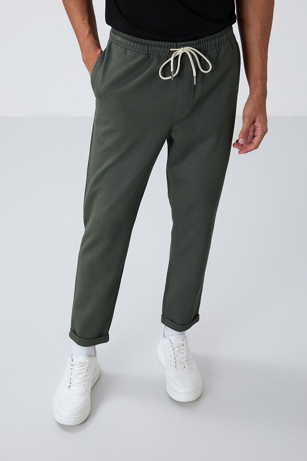 TOMMY Men's Textured Tapered Sweatpants 4