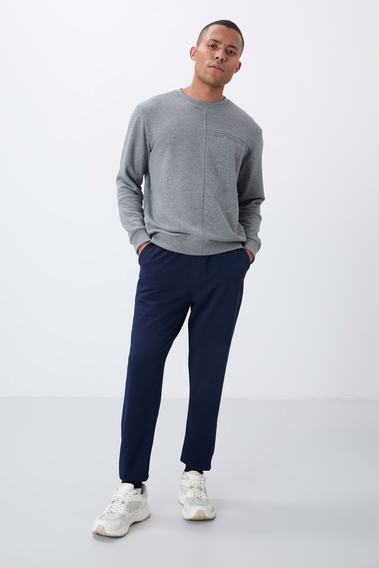 TOMMY Men's Solid Fleece Sweatpants 2
