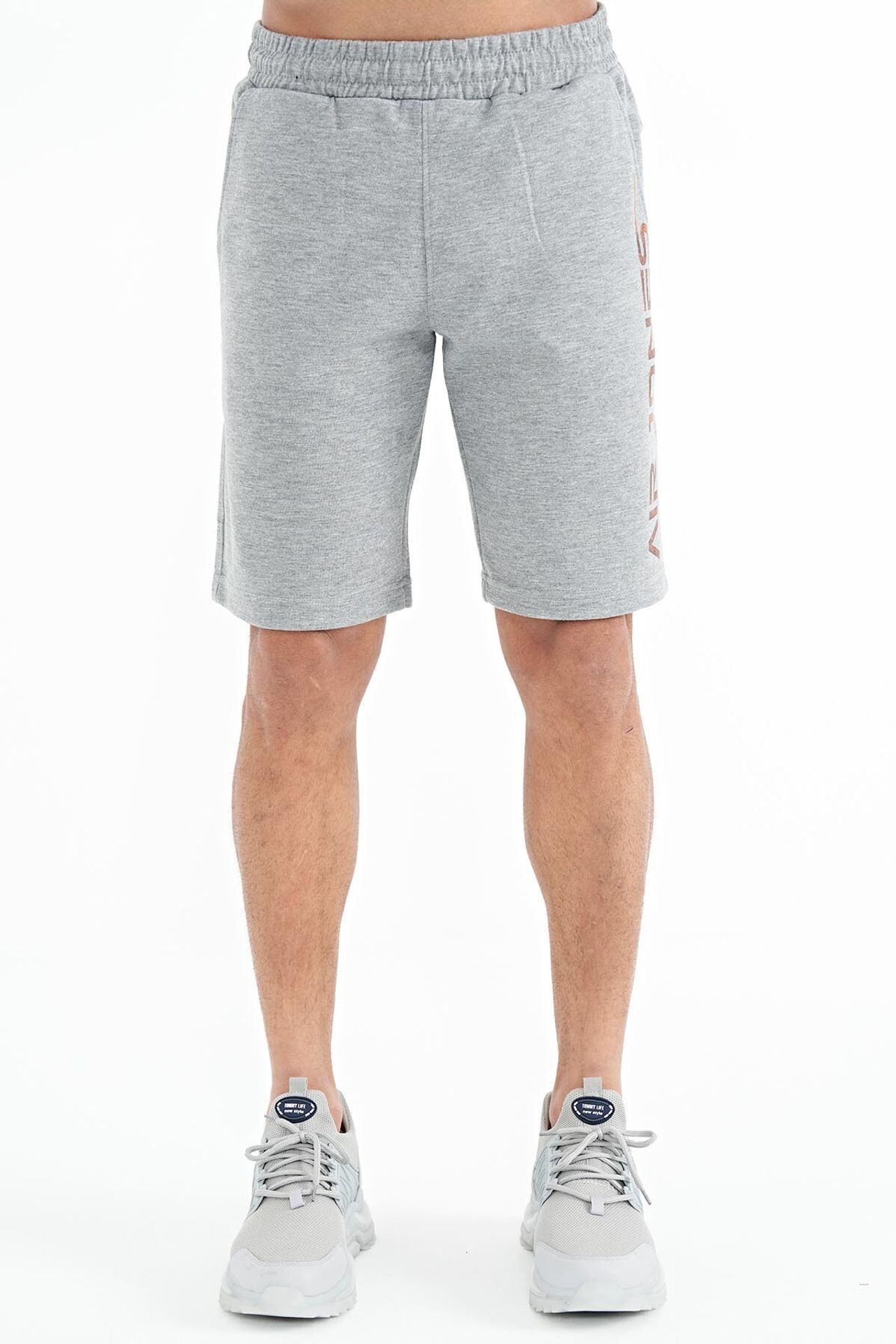 TOMMY Men's Printed Fleece Sweat Shorts 1