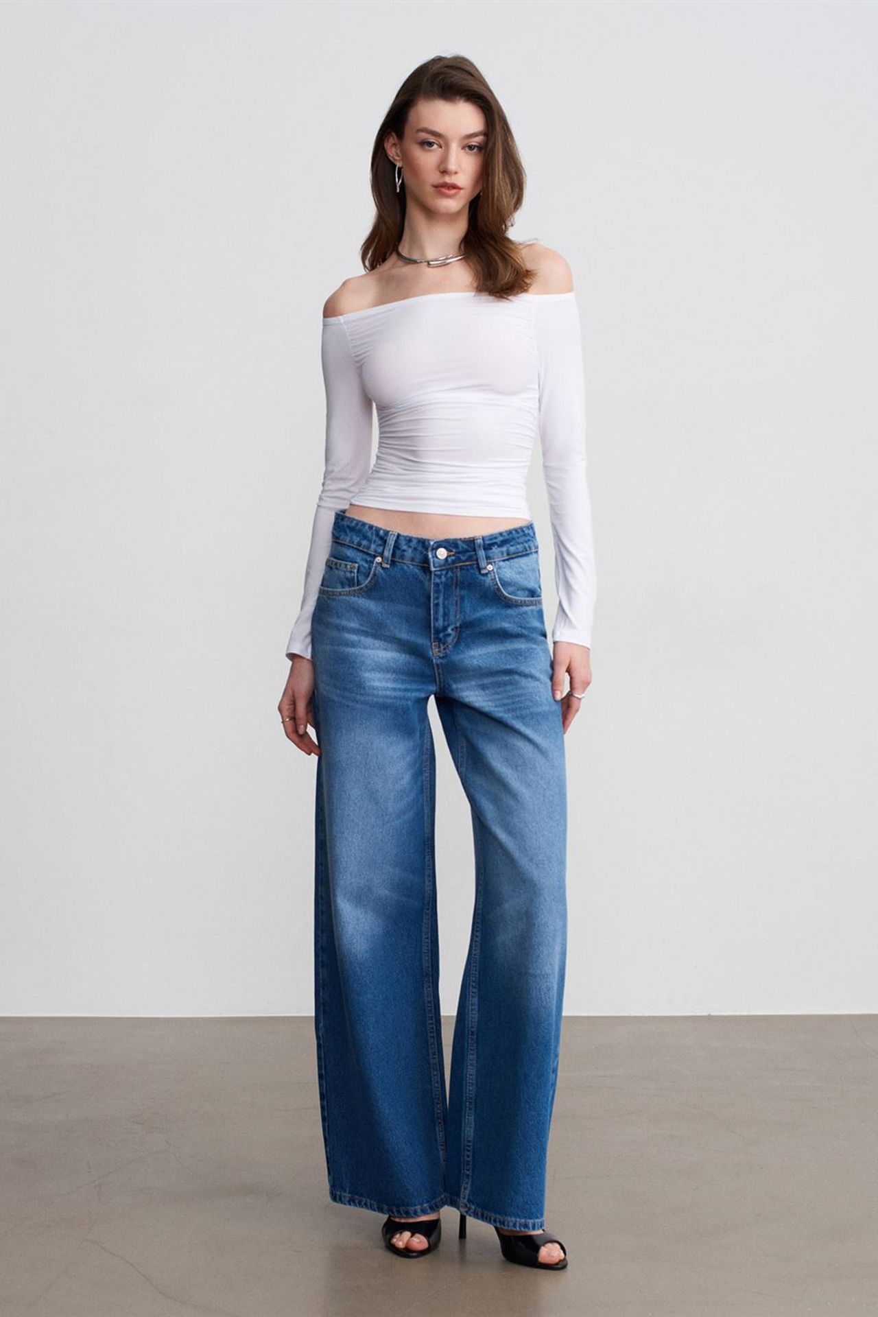 DILVIN Off-Shoulder Slim Fit Knit Blouse 4