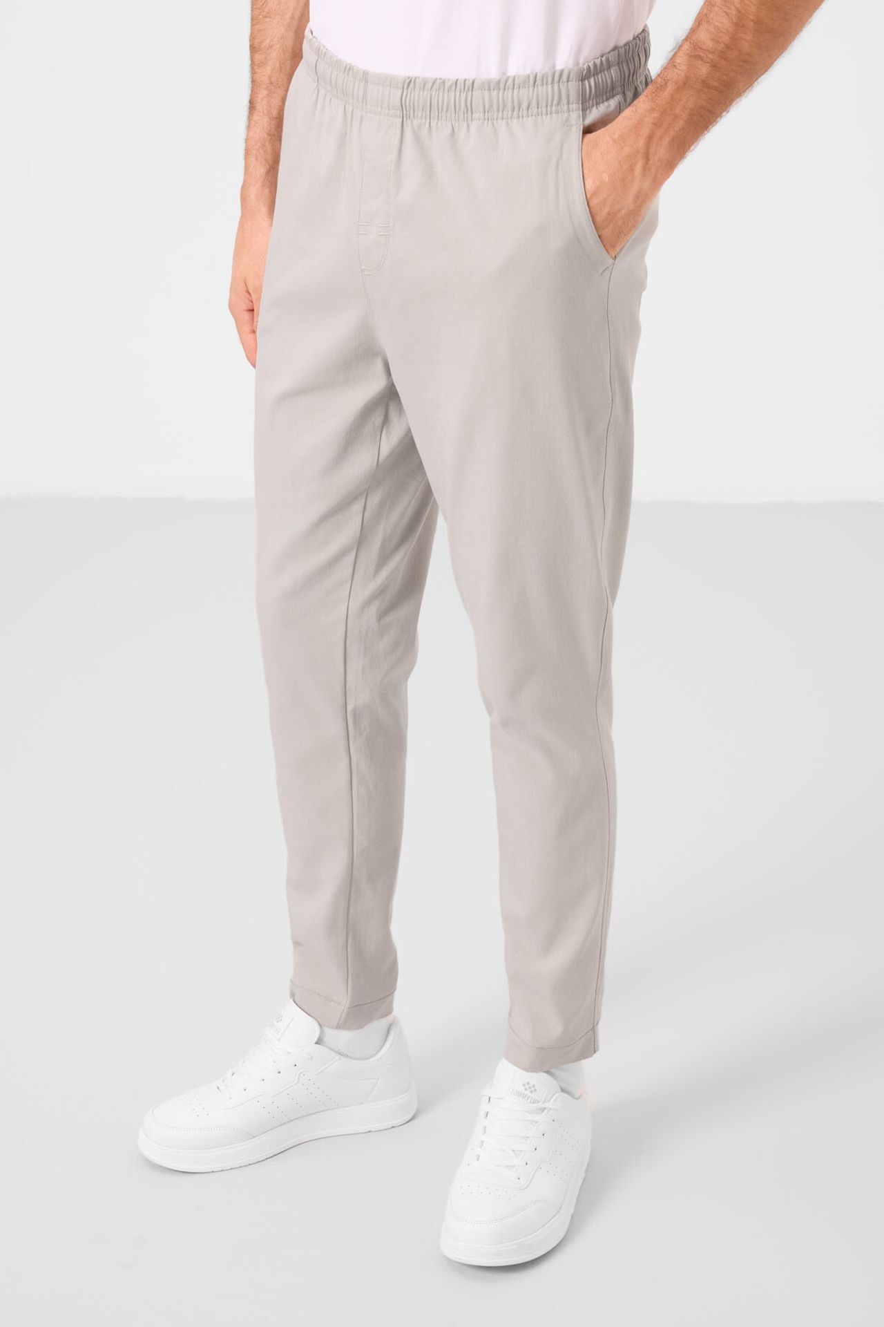 TOMMY Men's Straight-leg Gabardine Chinos 3