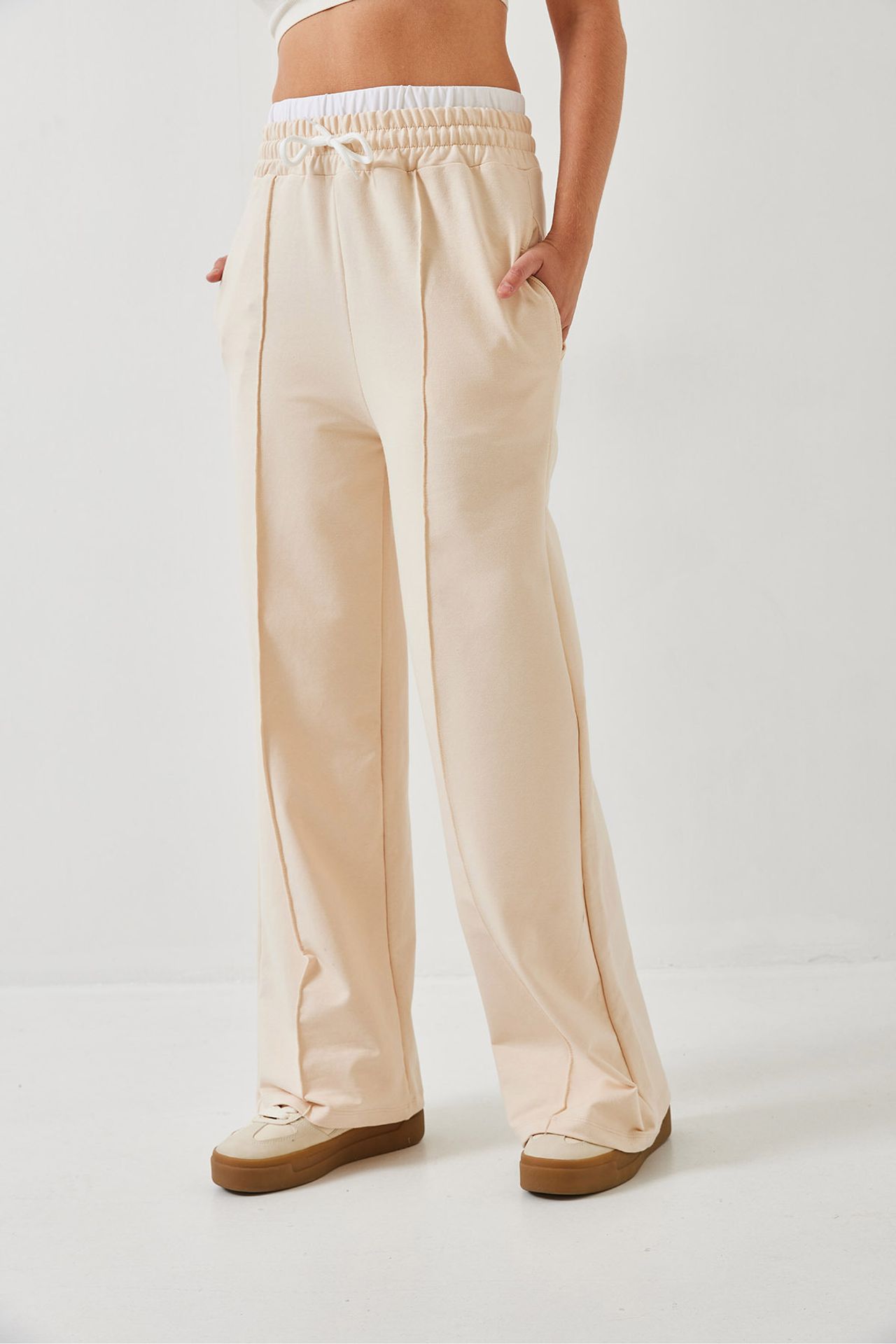LUCCI Wide Leg Pants with Belt Detail 3