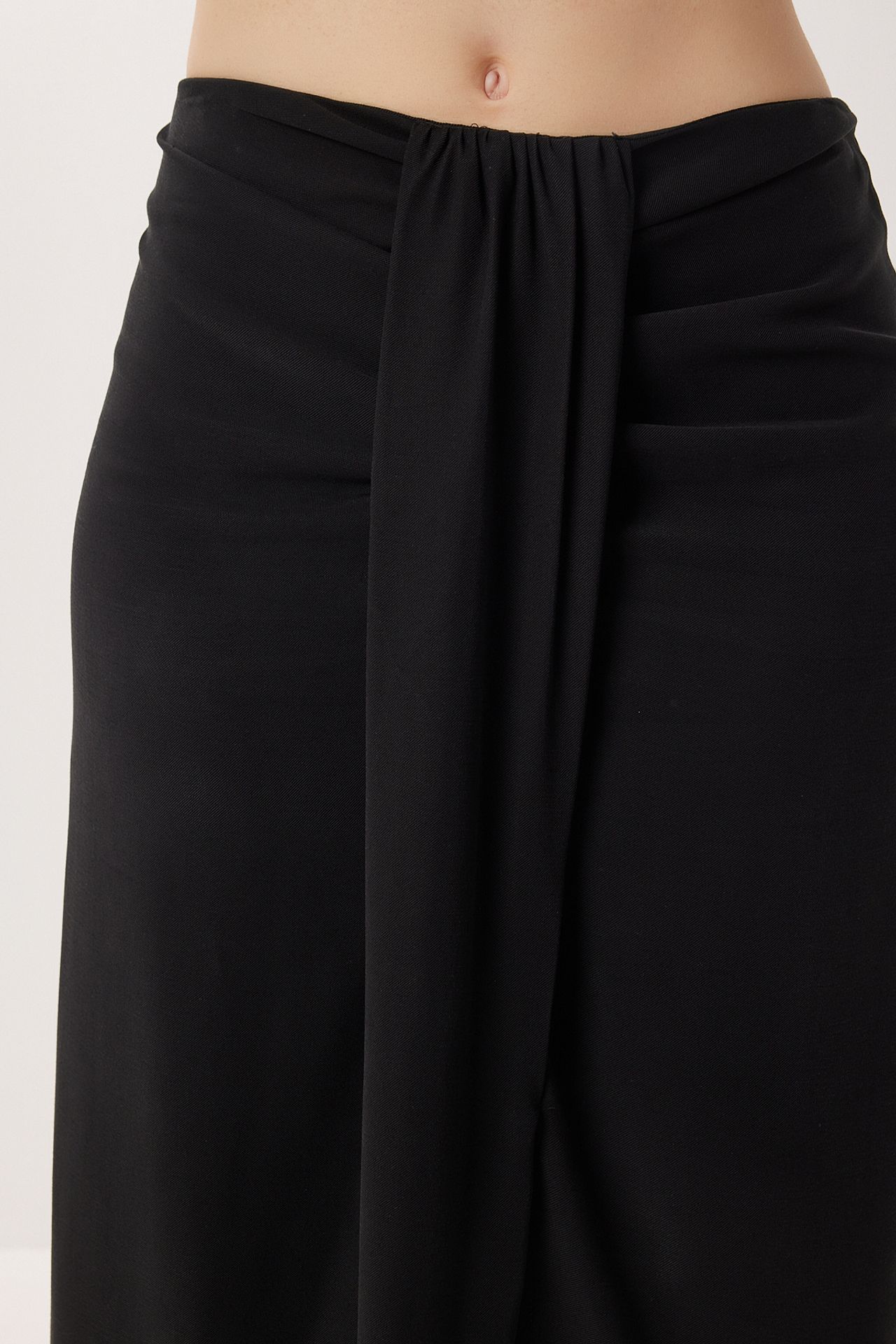 ISTANBUL High-Waist Midi Straight Skirt With Slit 4