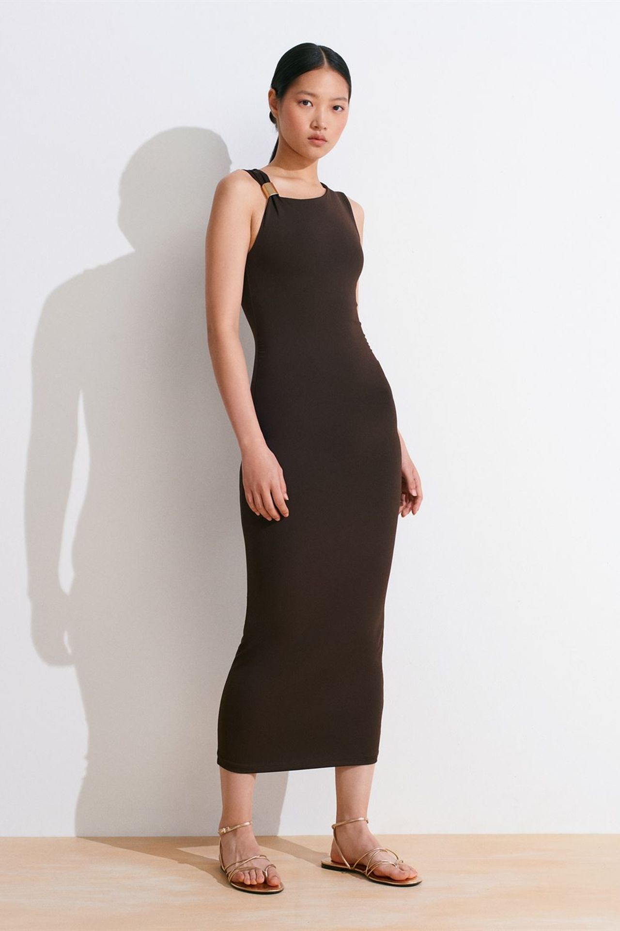 DILVIN Aksesuarlı Kolsuz Bodycon Midi Elbise 3