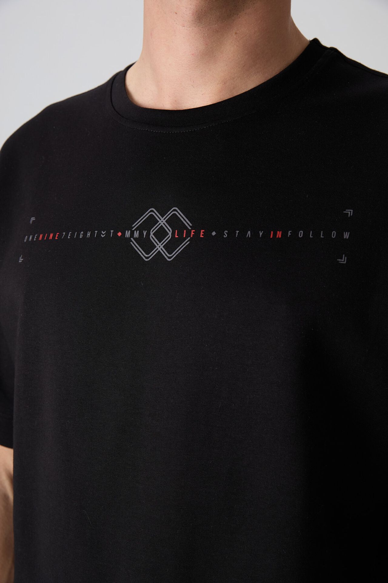 TOMMY Oversized Printed Crew Neck T-Shirt 3