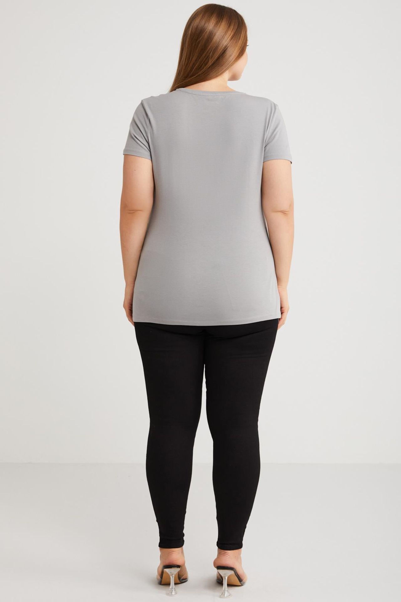 ETHIQUET Short-Sleeve Crew Neck T-Shirt 6