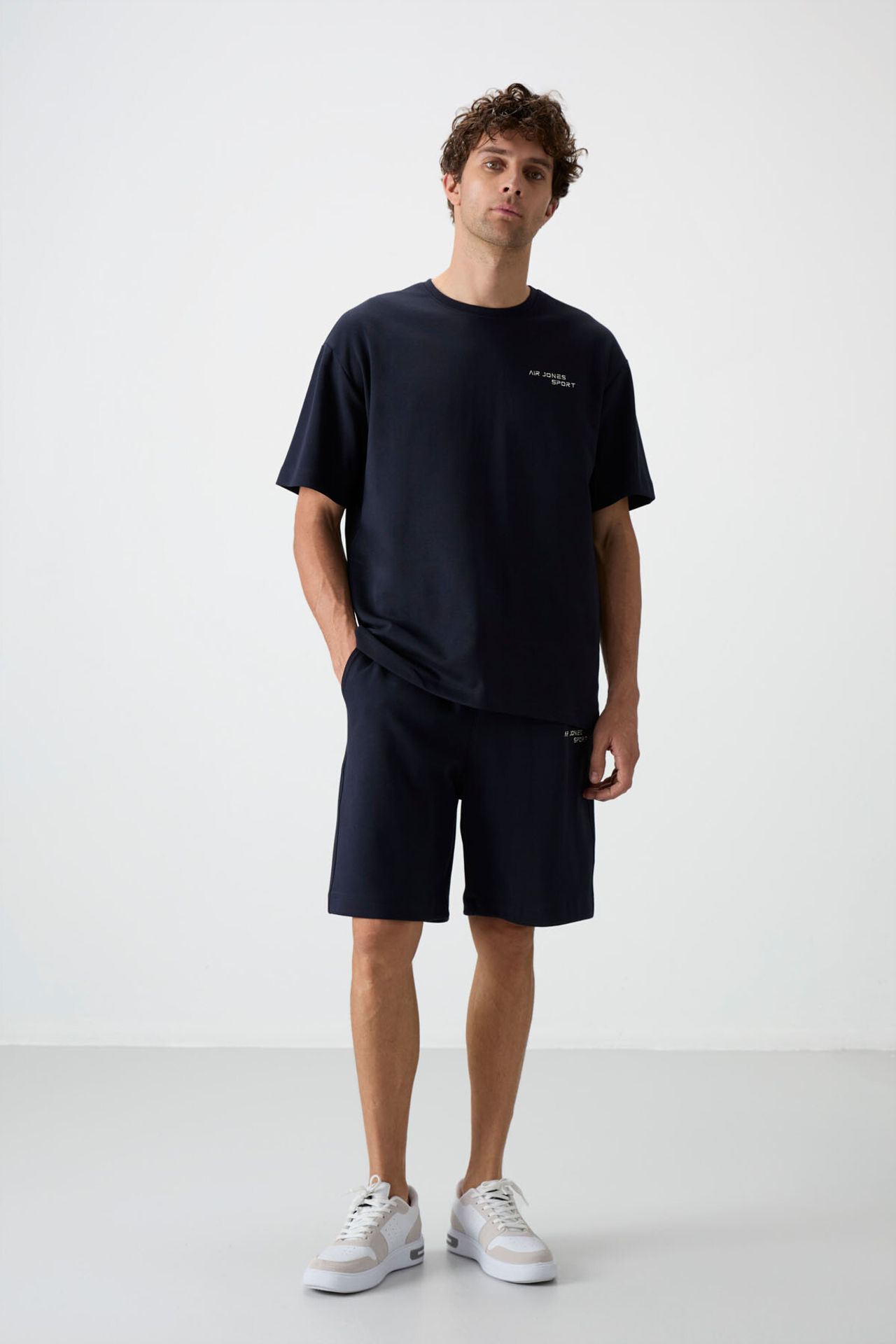 TOMMY Oversized Short-Sleeve T-Shirt And Shorts Set 4