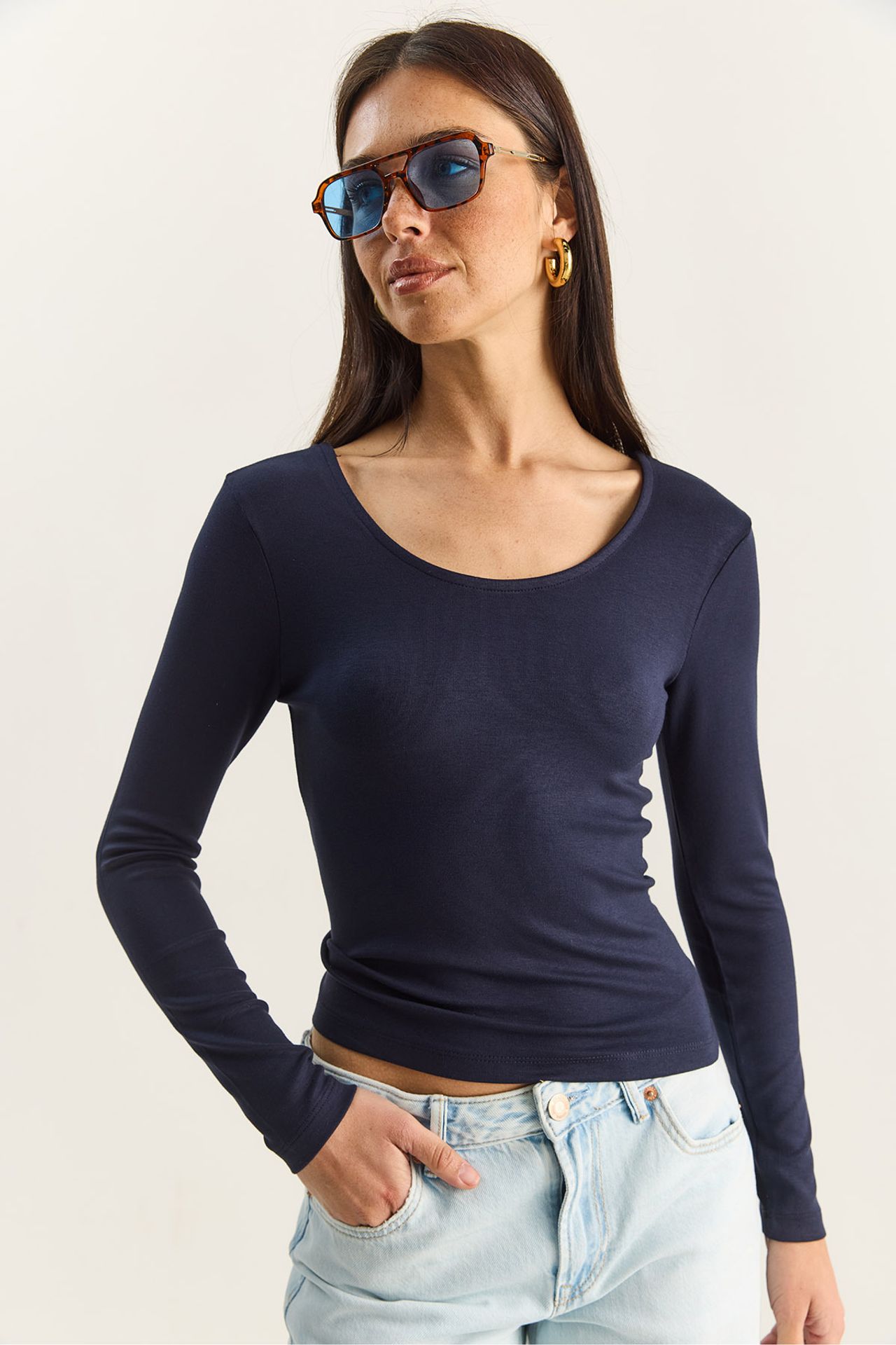LUCCI Slim Fit U Collar Knitted Blouse 5