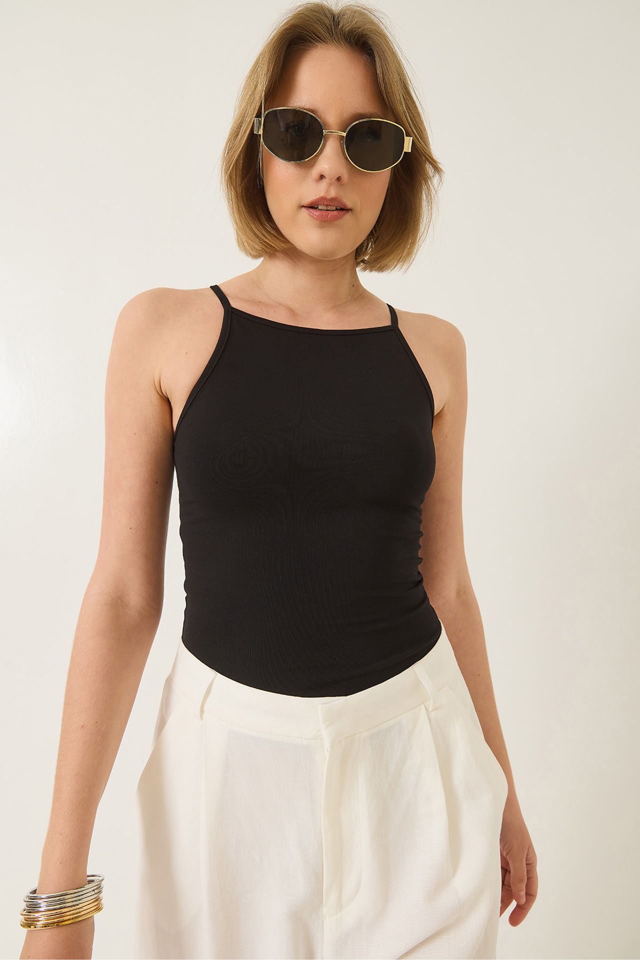 LUCCI Fitted Cotton Blend Crew Neck Blouse