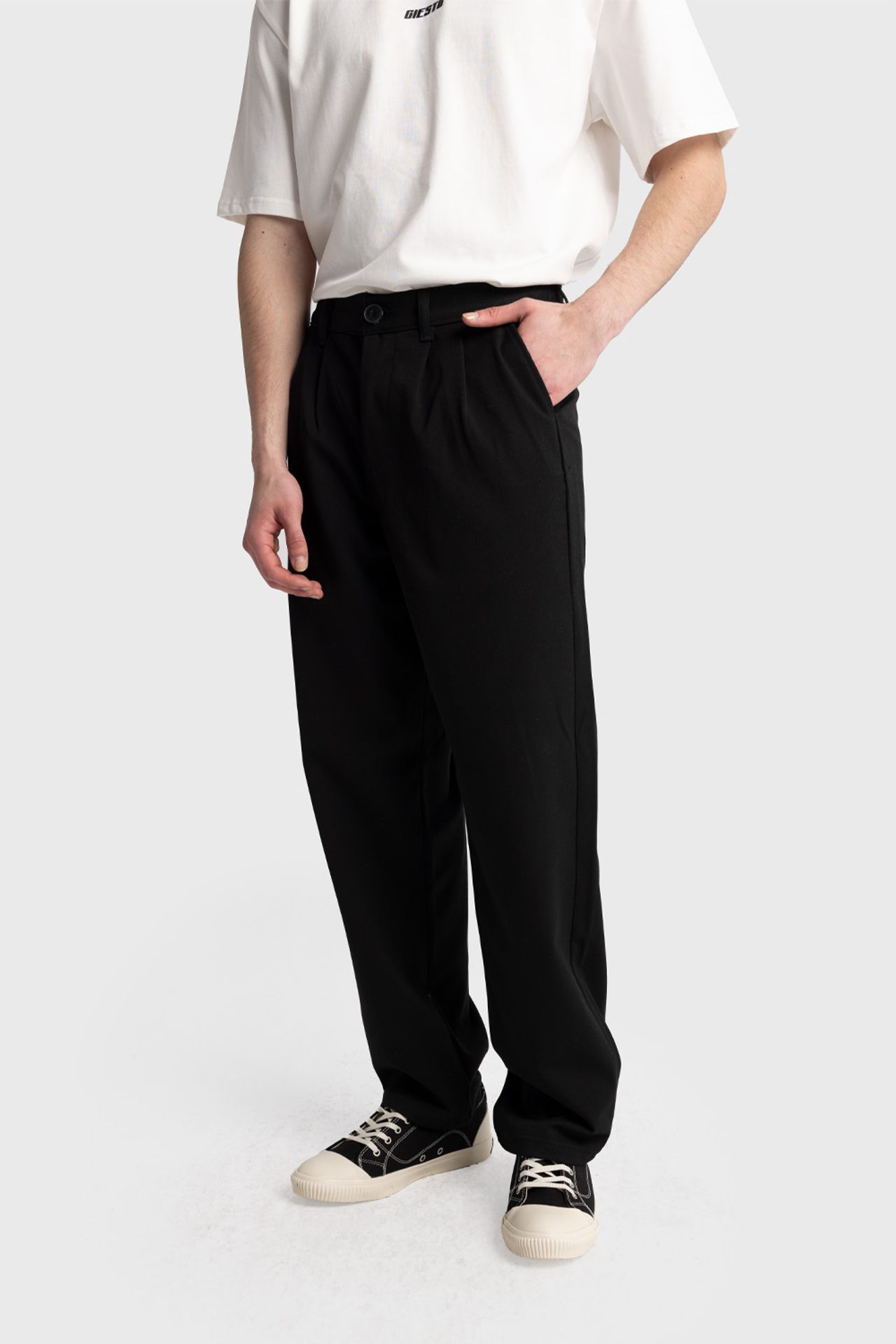 GIESTO Pleated Straight Leg Pants 1