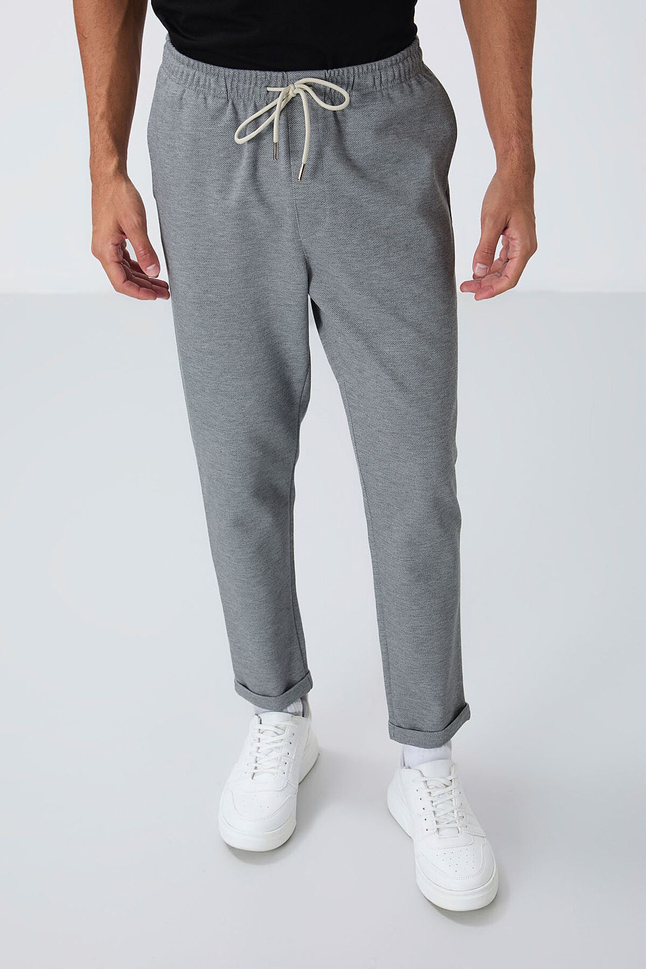 TOMMY Men's Textured Tapered Sweatpants 2