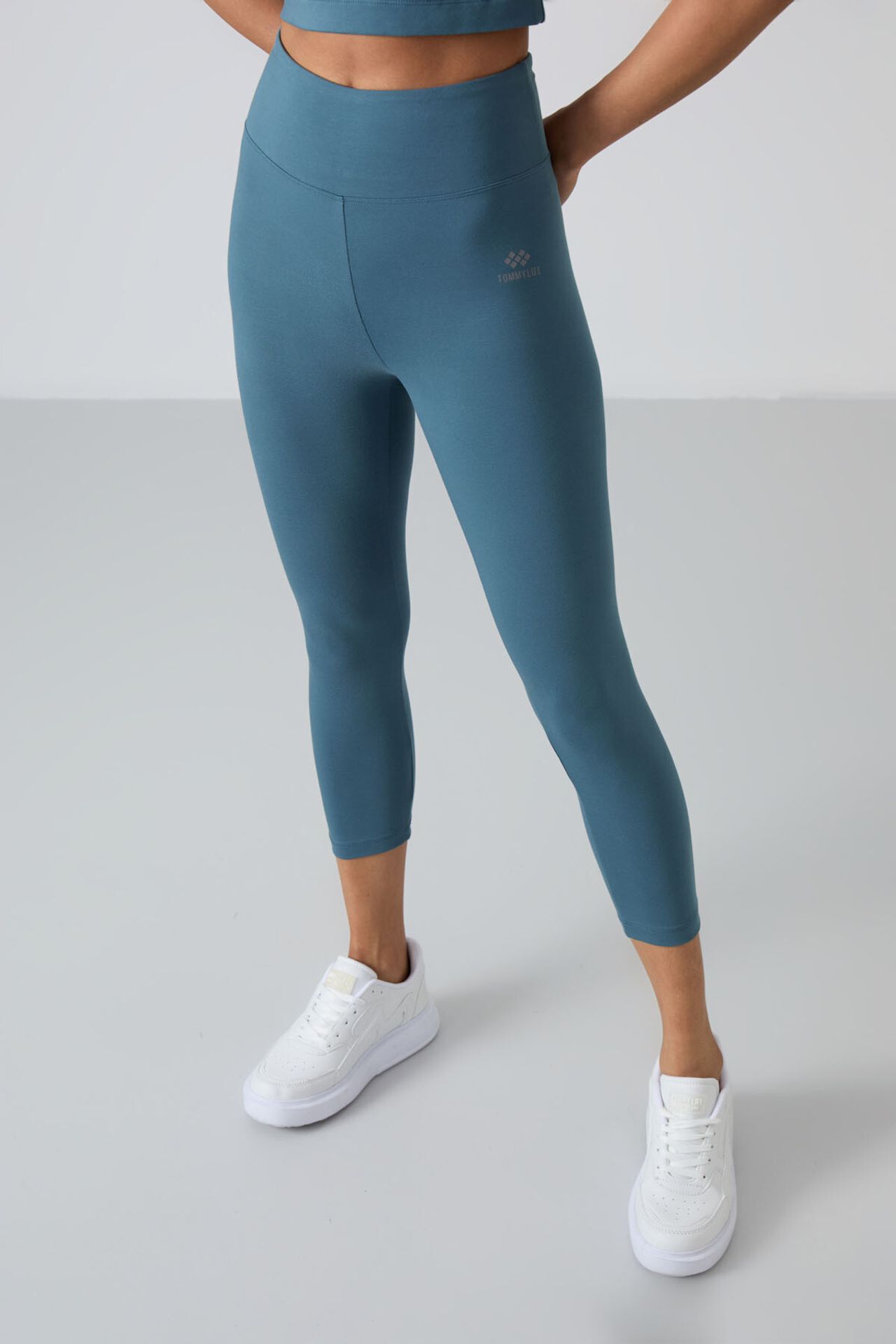 TOMMY Cotton Elastane Capri T-Shirt and Leggings Set 4