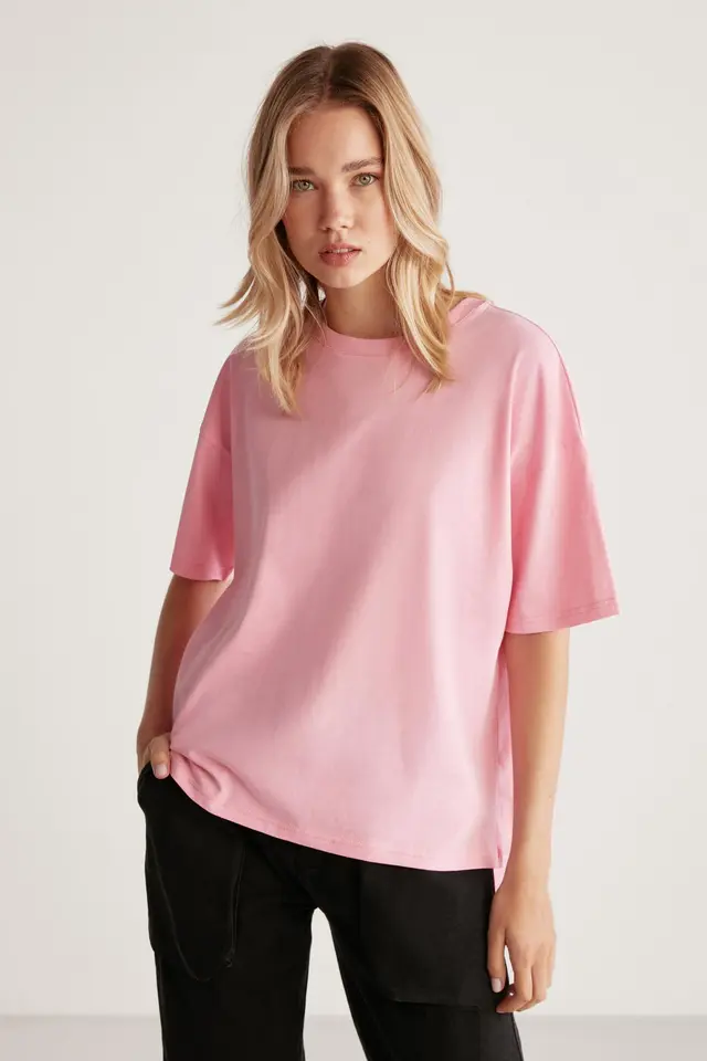 GRIMELANGE Relaxed Crew Neck Slit T-Shirt