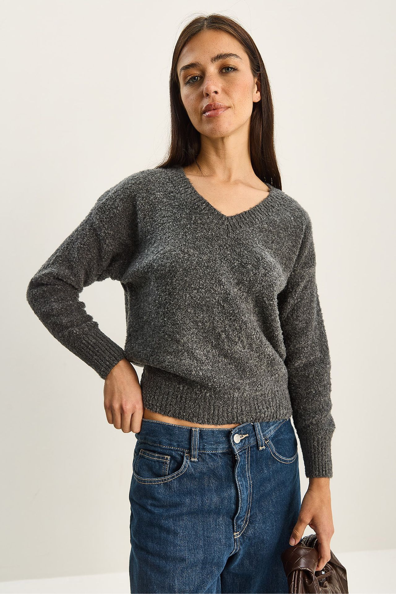 LUCCI V-Neck Textured Knit Sweater 4