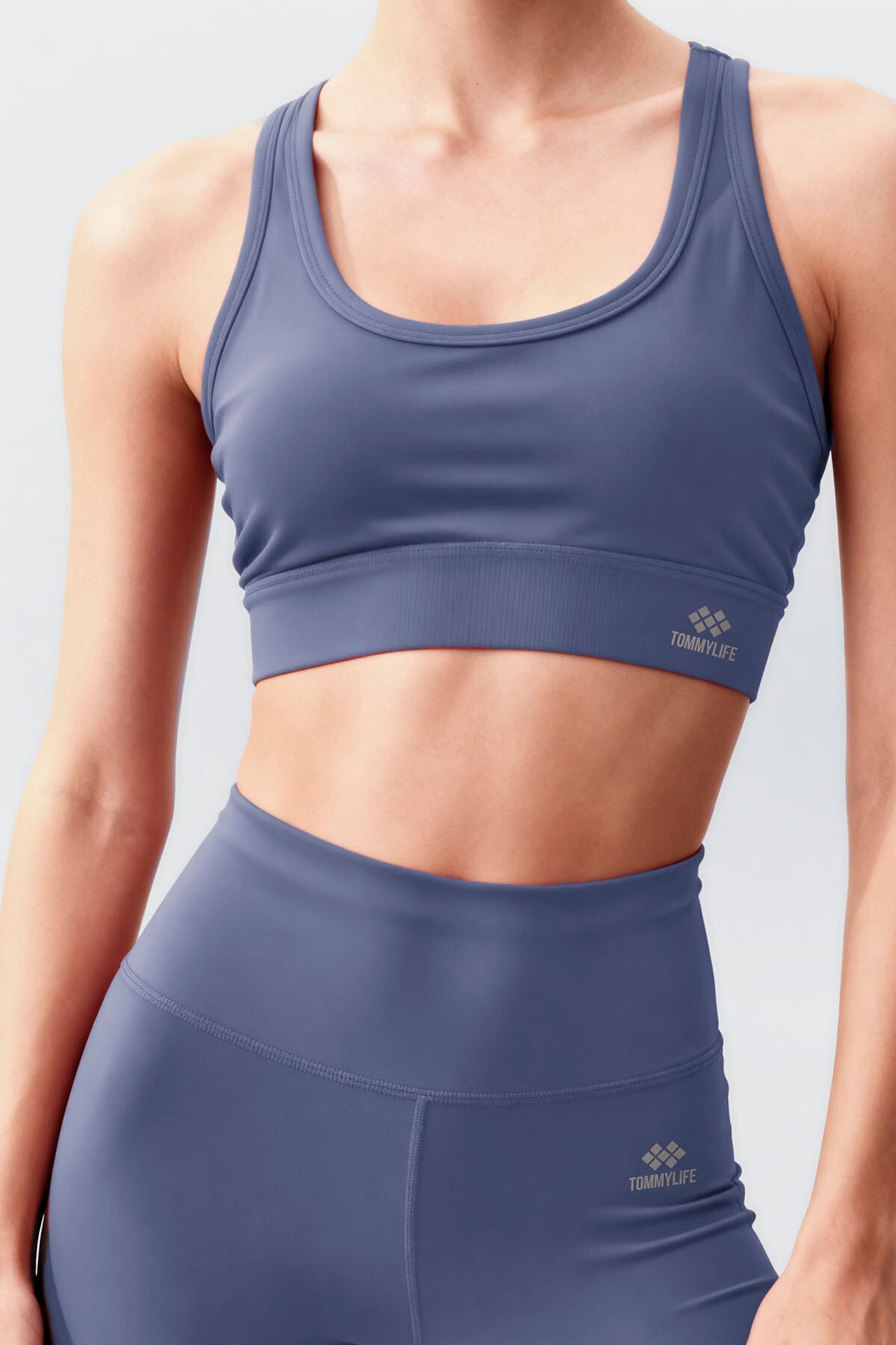 TOMMY Sleeveless Athletic Set With Leggings 4