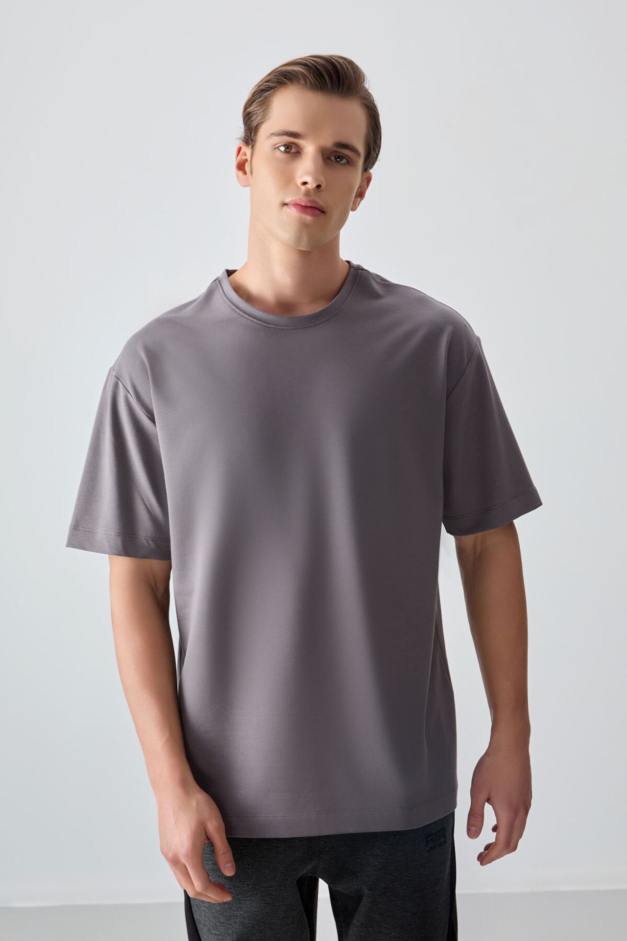 TOMMY Oversized Cotton Blend Crew Neck T-Shirt 4