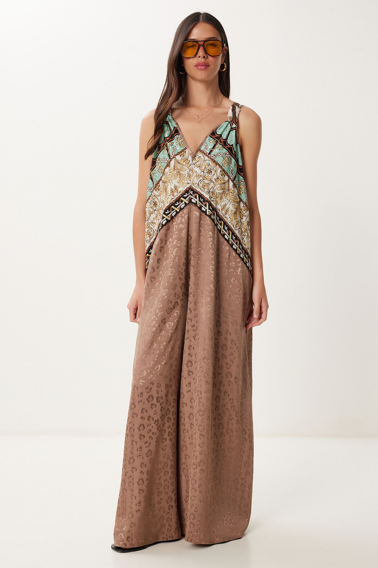 ISTANBUL Wide Leg Printed Jumpsuit with V-Neck 4