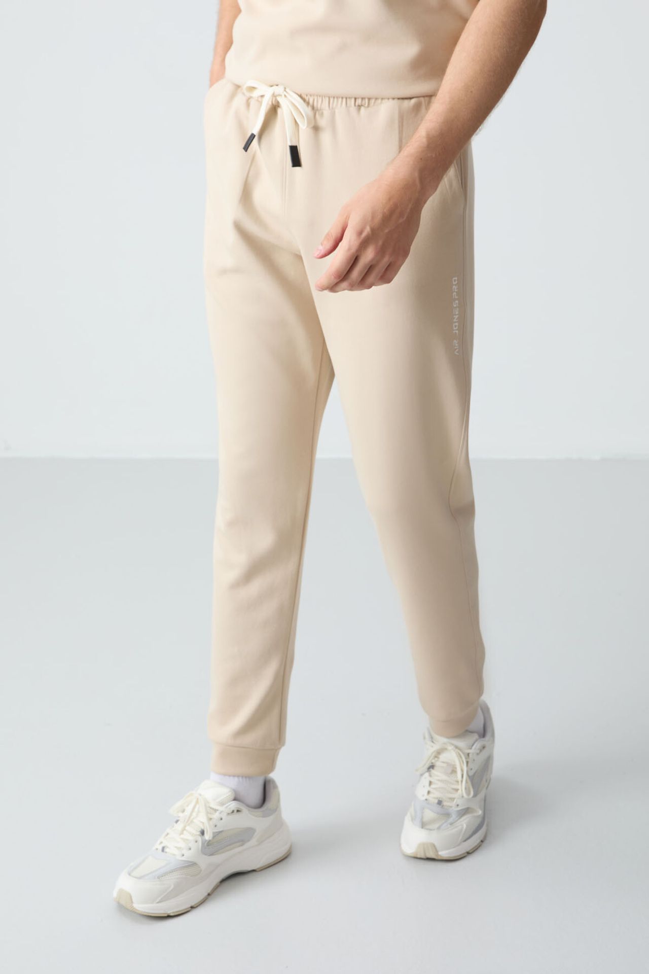 TOMMY Men's Oversized T-shirt And Pants Set 2