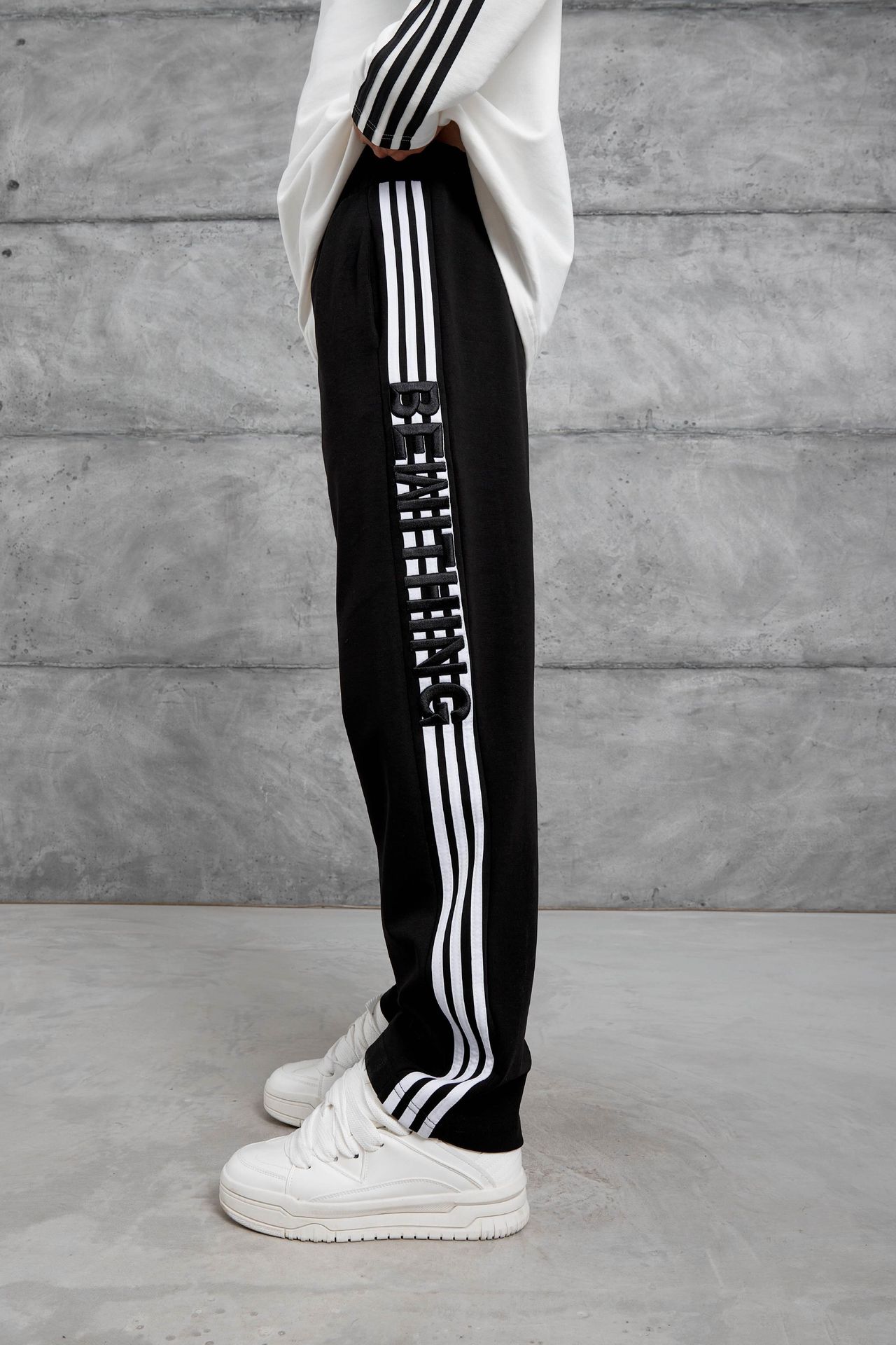 NOMARC Bol Baskılı Geniş Paça Jogger 4