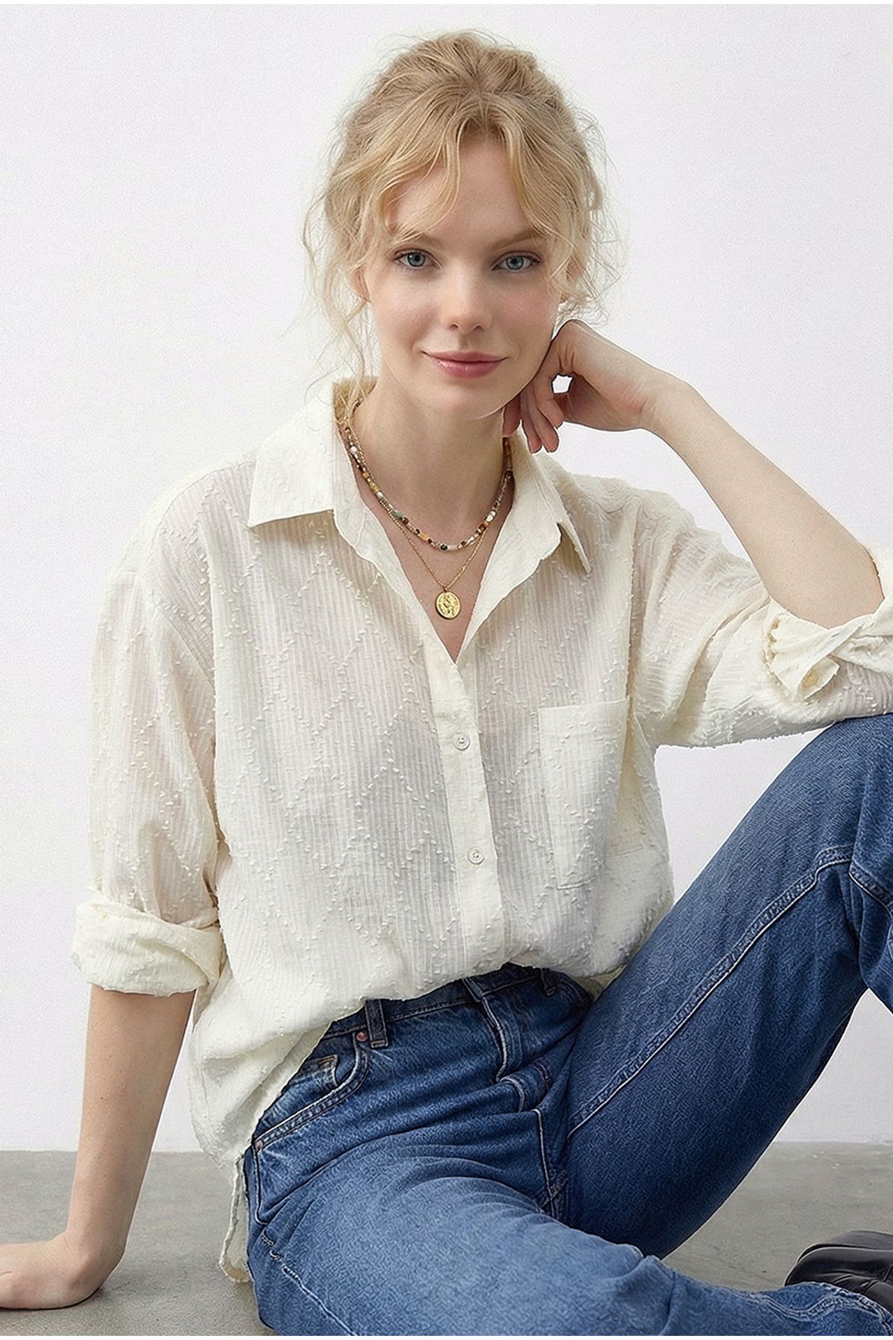 LUCCI Textured Button-Up Shirt with Relaxed Fit 4
