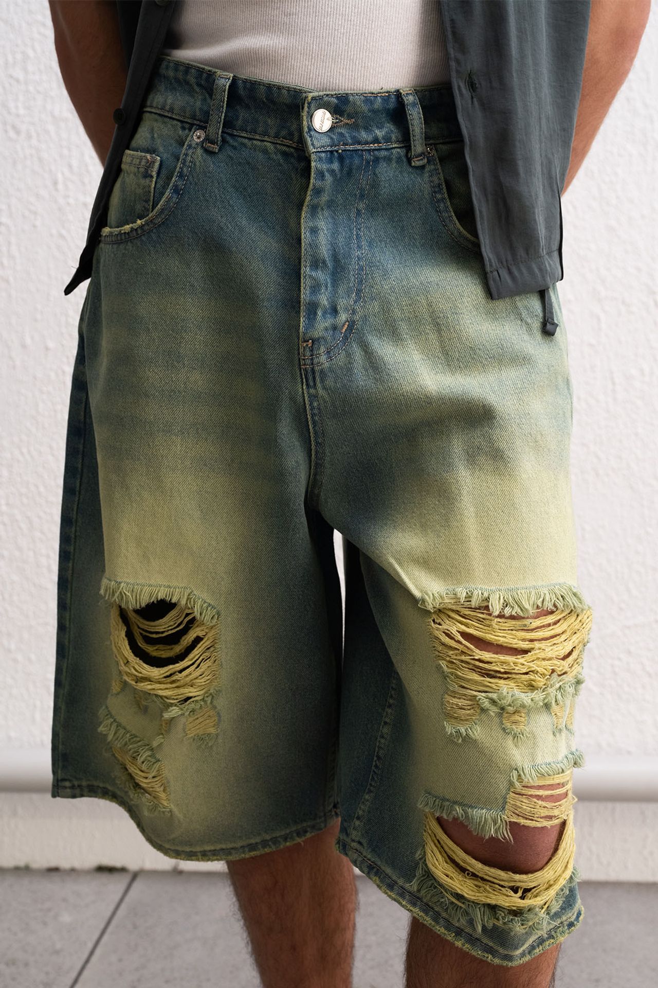 GIESTO Destroyed Denim Capri Shorts 2