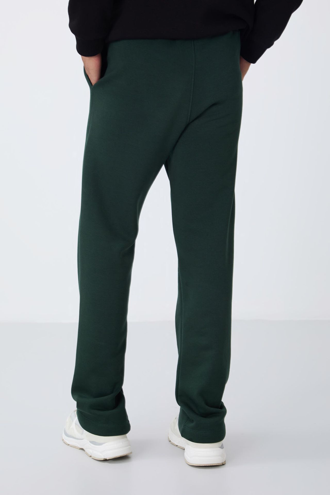TOMMY Men's Regular Fit Fleece Sweatpants 5