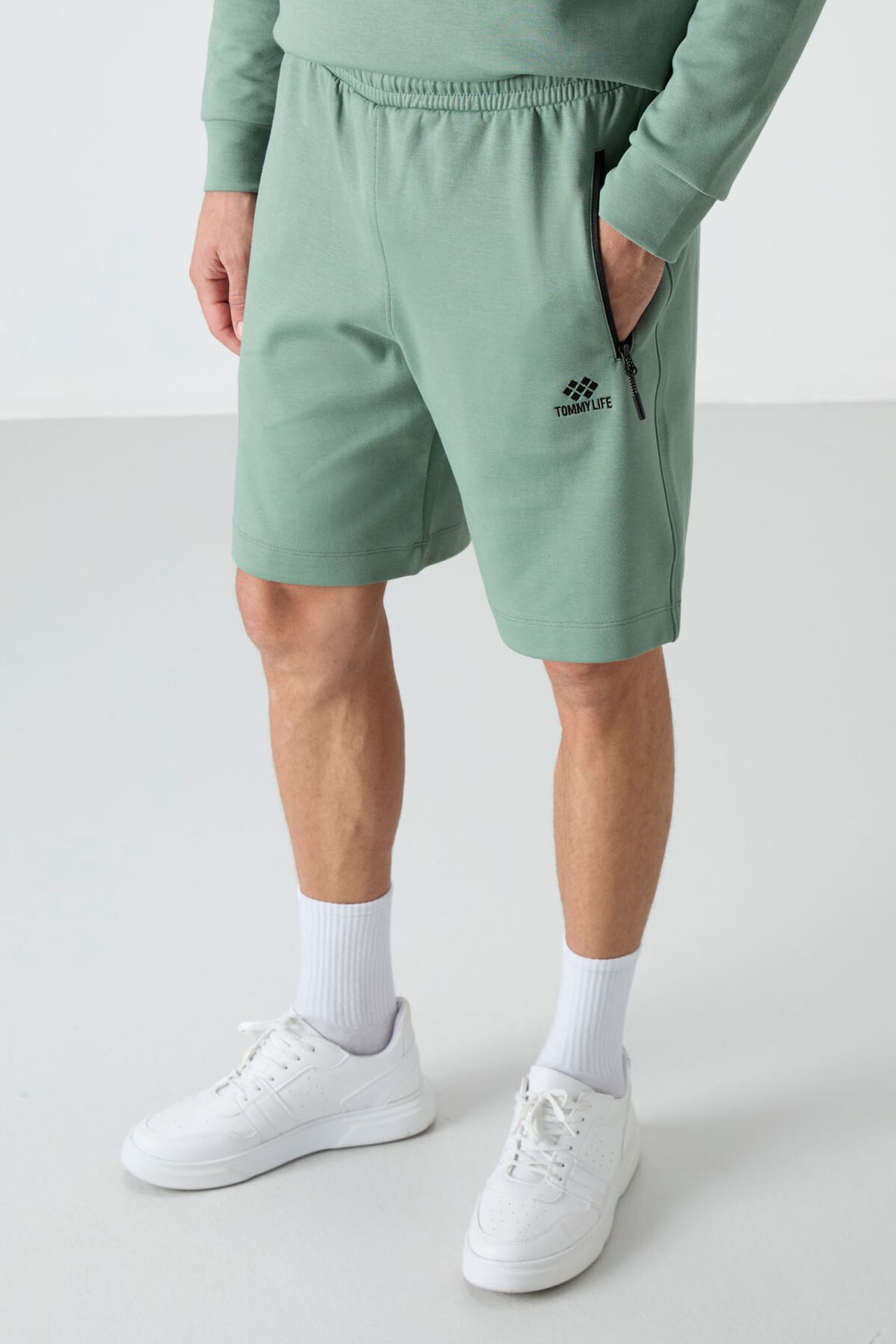 TOMMY Men's Regular-fit Knit Sweat Shorts 5