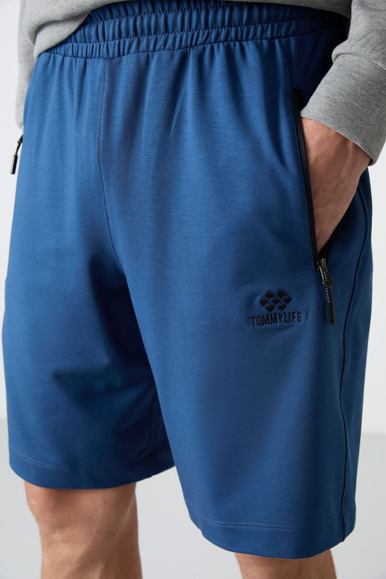 TOMMY Men's Regular-fit Knit Sweat Shorts 4