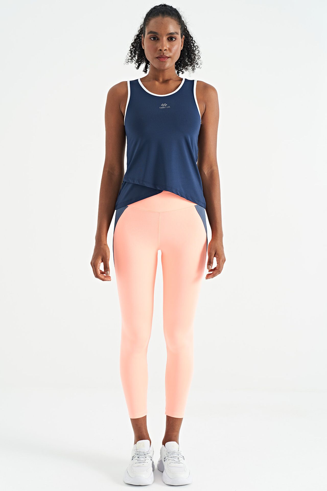 TOMMY Sleeveless Crew Neck Sports Top 3