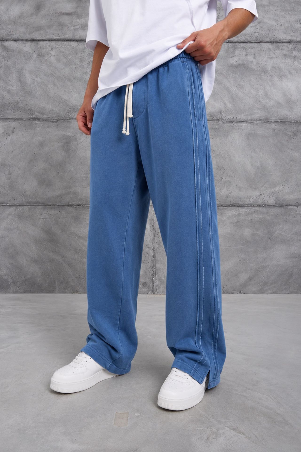 NOMARC Wide-Leg Joggers With Drawstring 1
