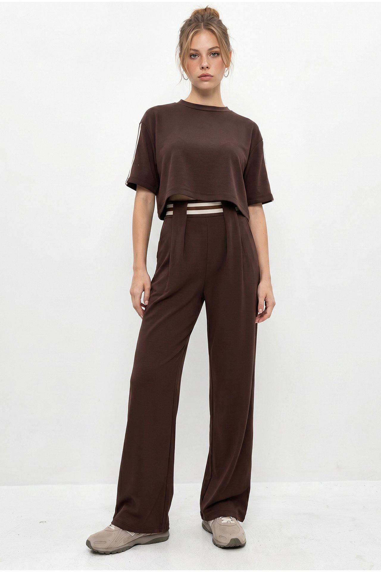 LUCCI 2-Piece Crew Neck T-Shirt And Wide Leg Trousers Set 3