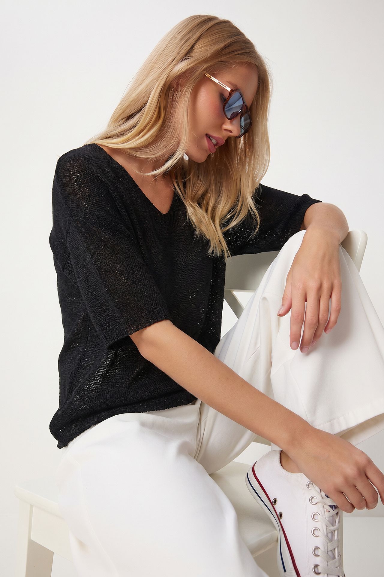 ISTANBUL Women’s V-Neck Knit Top 2