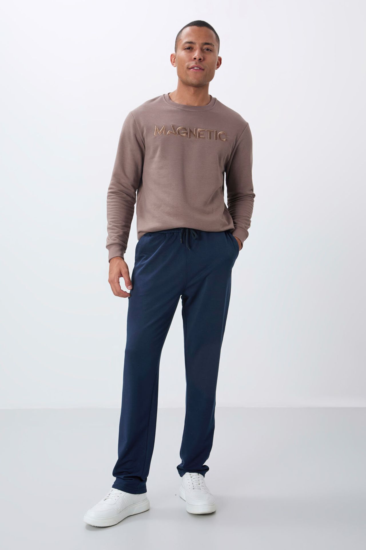 TOMMY Men's Regular-Fit Cotton Blend Sweatpants 1