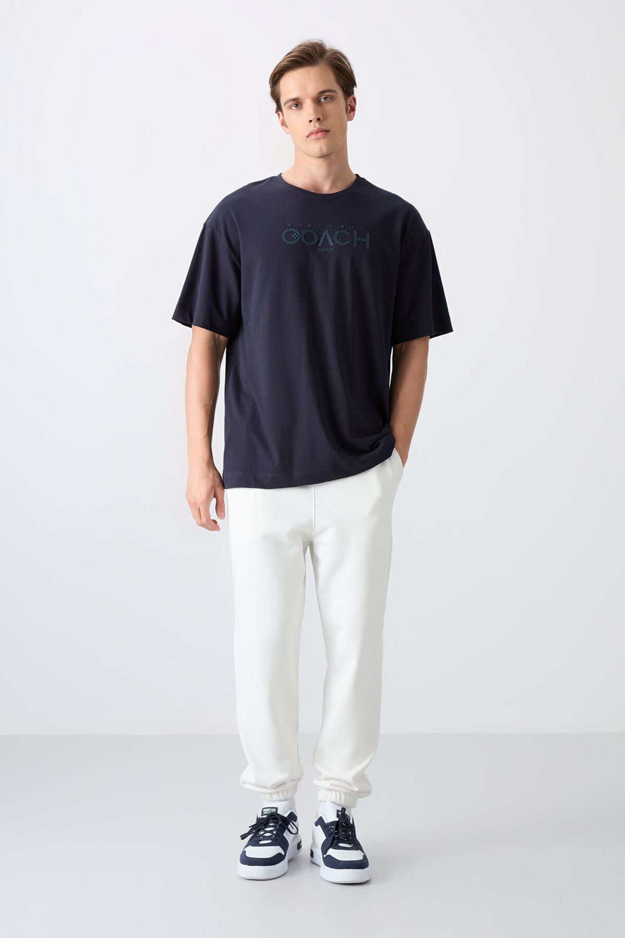TOMMY Oversized Logo Patch Crew Neck T-Shirt 2
