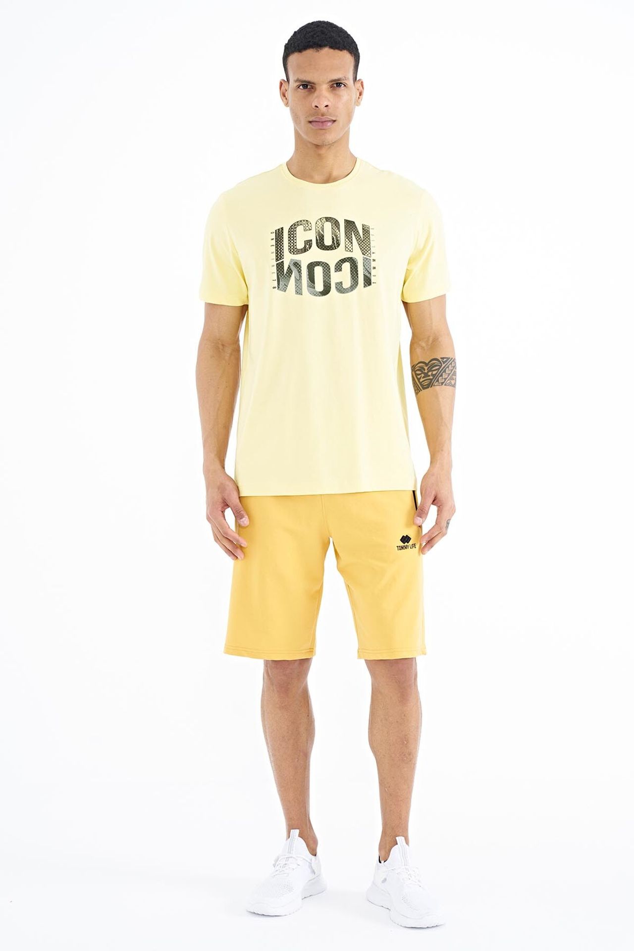 TOMMY Printed Crew Neck T-Shirt With Patch 2