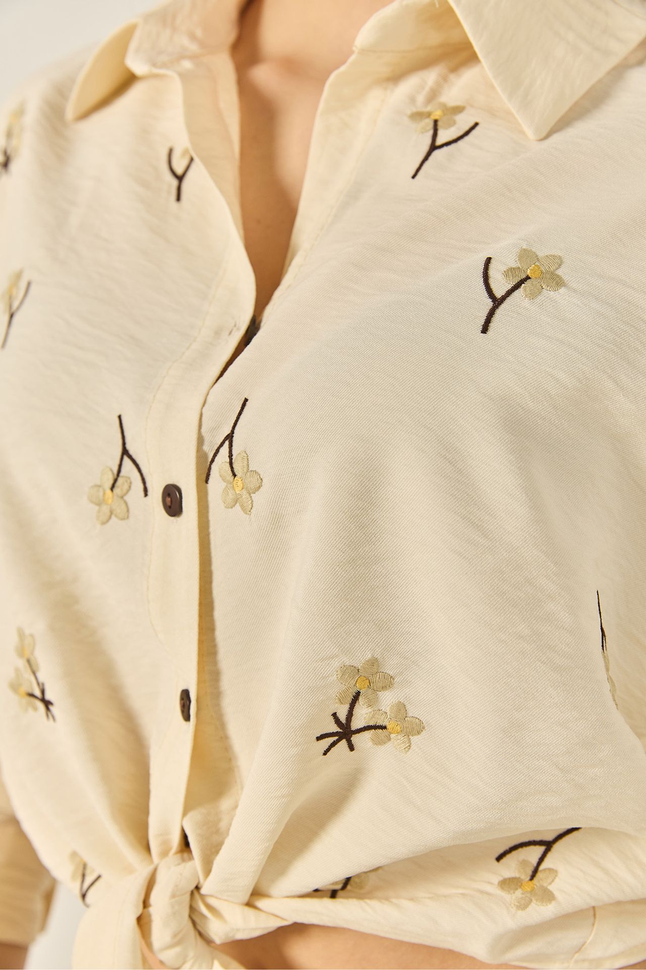 LUCCI Embroidered Poplin Shirt with Button Closure 6