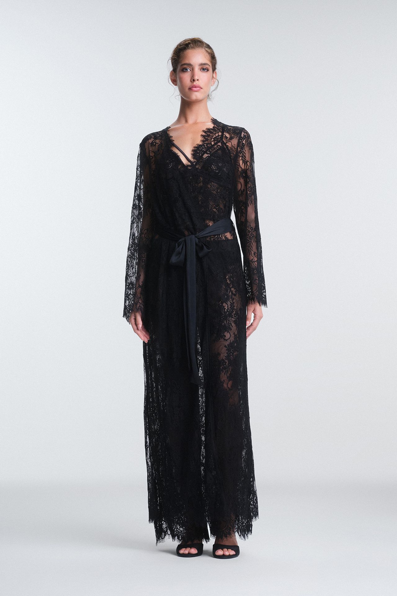 PENTI Pirra Lace Robe Privee Collection 1