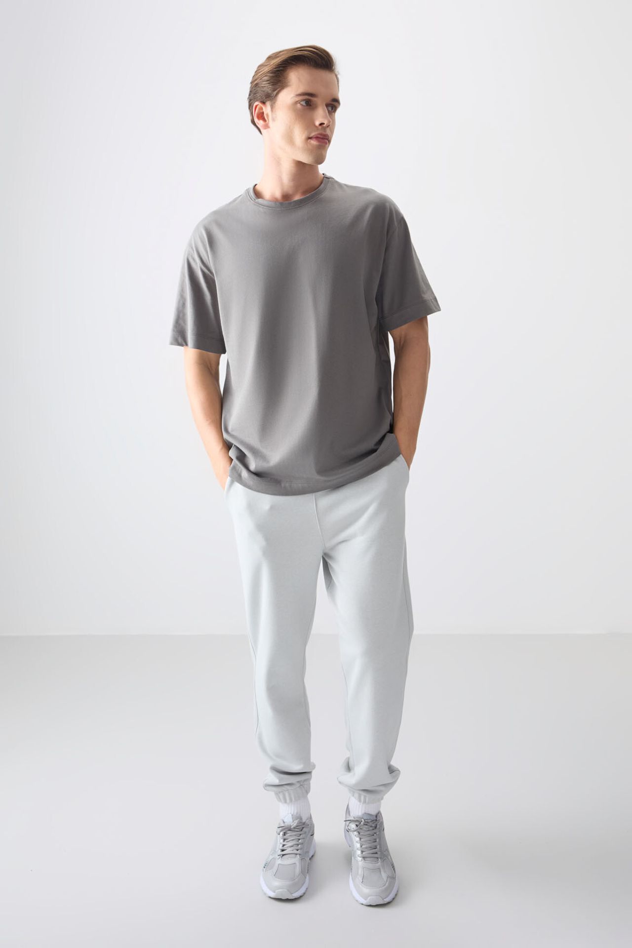 TOMMY Oversized Cotton Crew Neck T-Shirt 5