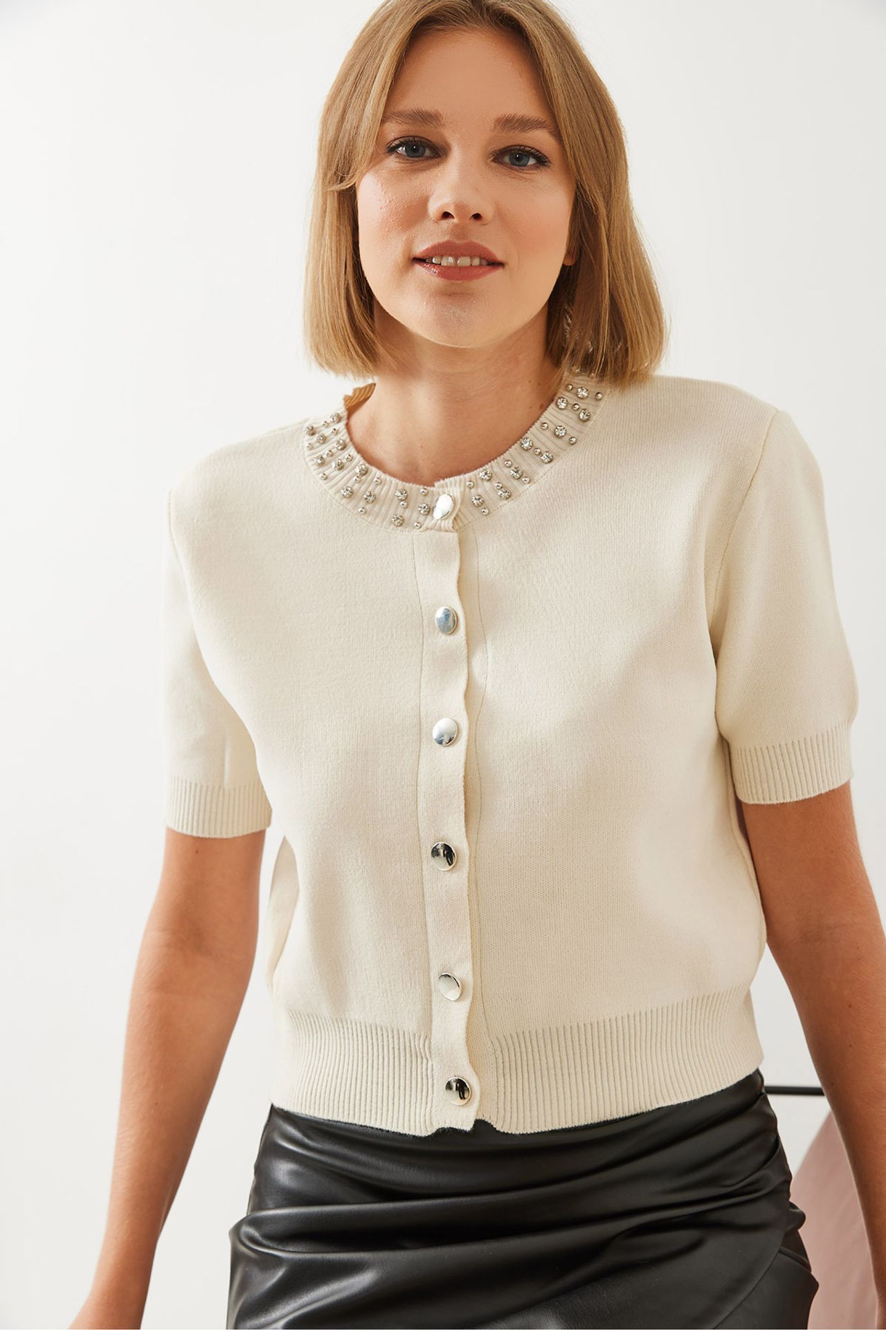 LUCCI Crop Cardigan with Accessory Detail 6