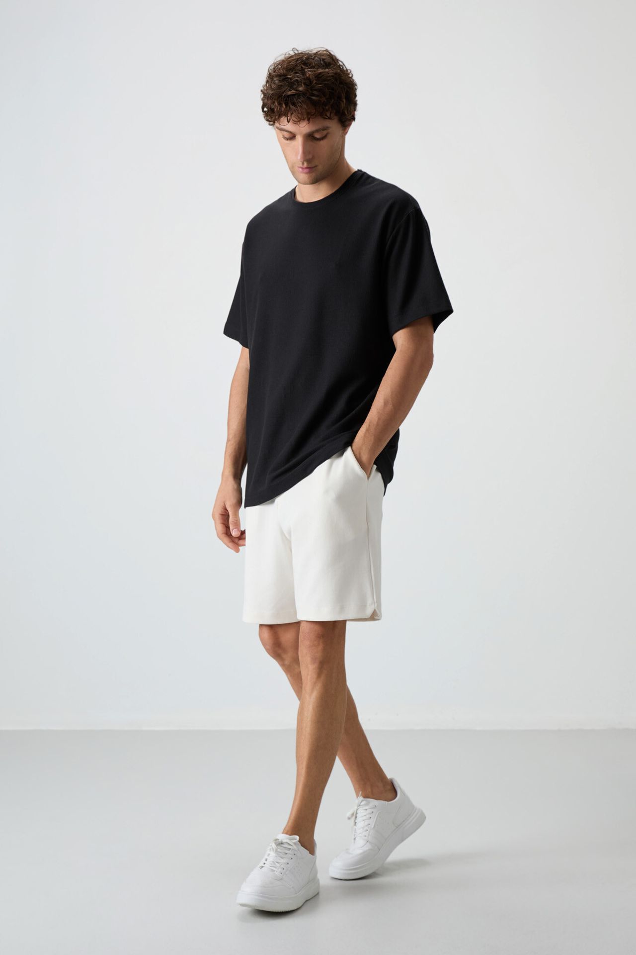 TOMMY Oversized Crew Neck T-Shirt 3