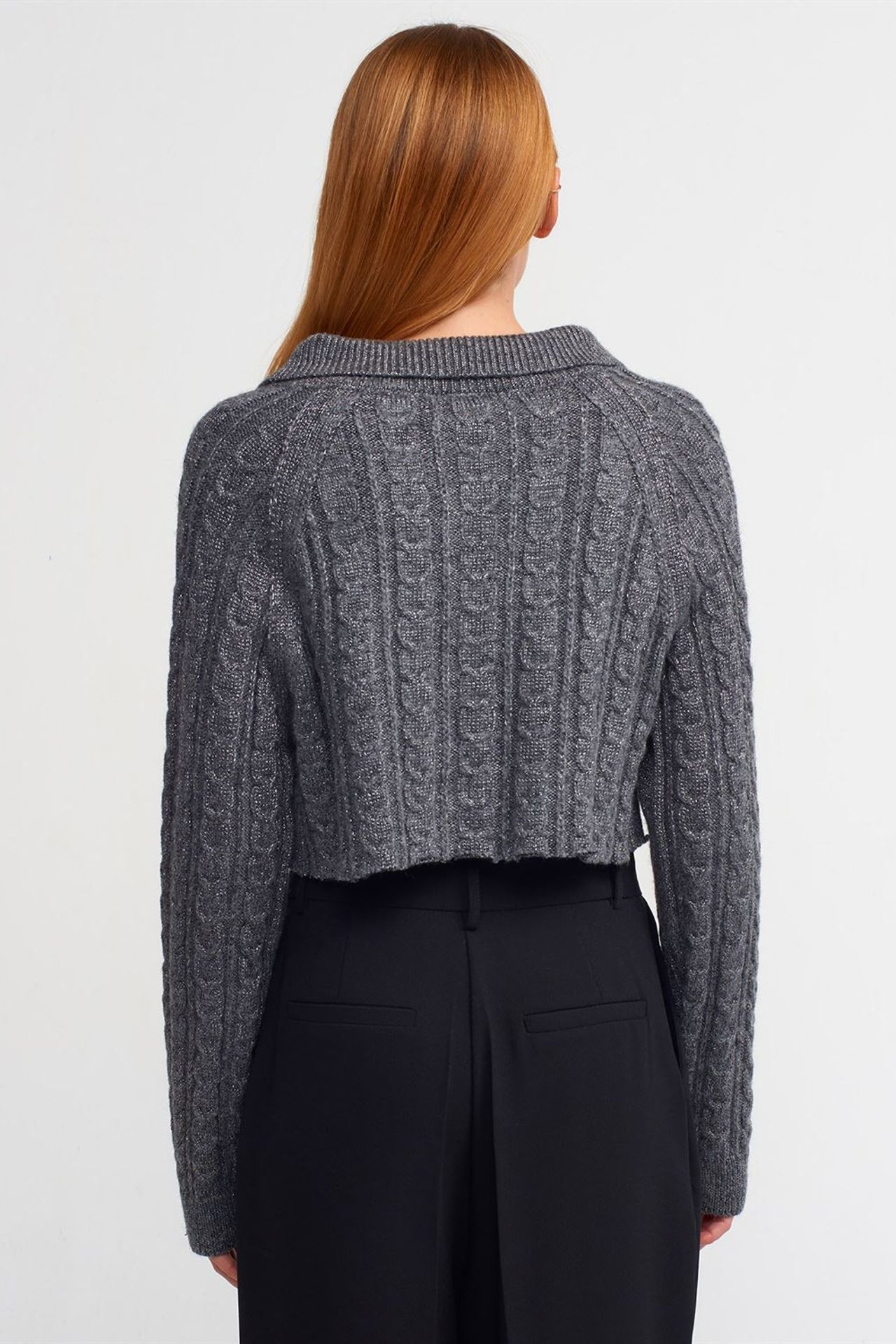 DILVIN Crop Cable-Knit Button Cardigan 2