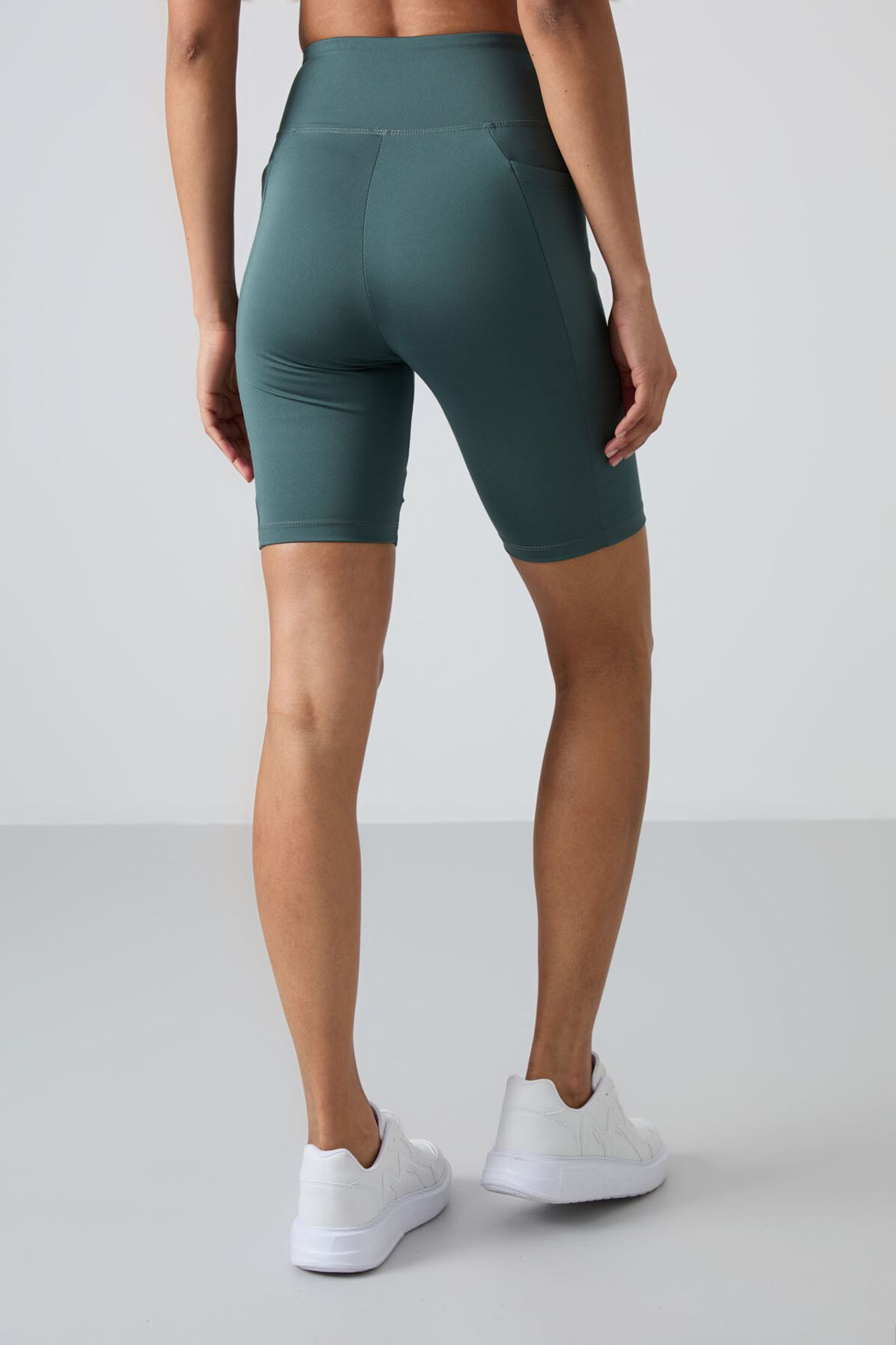 TOMMY High-Waist Short Sports Leggings