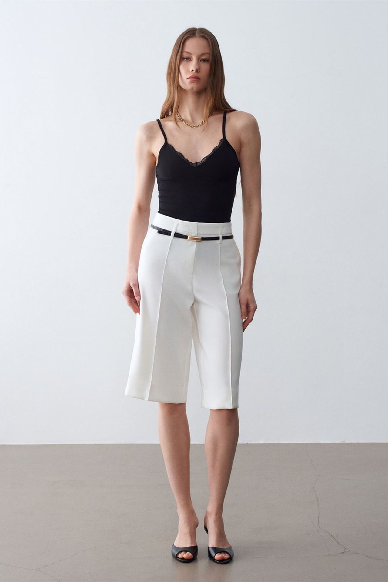 DILVIN High-waist Wide-leg Crepe Shorts With Belt 1