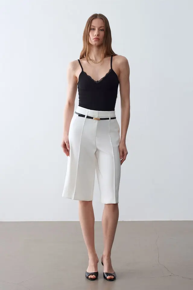 DILVIN High-waist Wide-leg Crepe Shorts With Belt