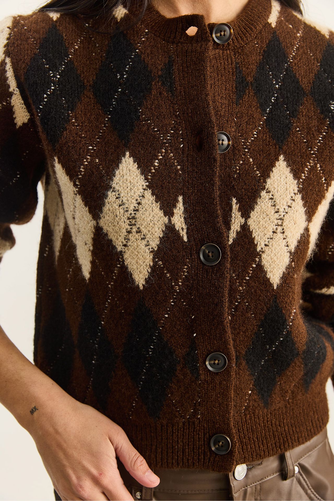 LUCCI Thick Jacquard Knit Cardigan with Button Closure 6