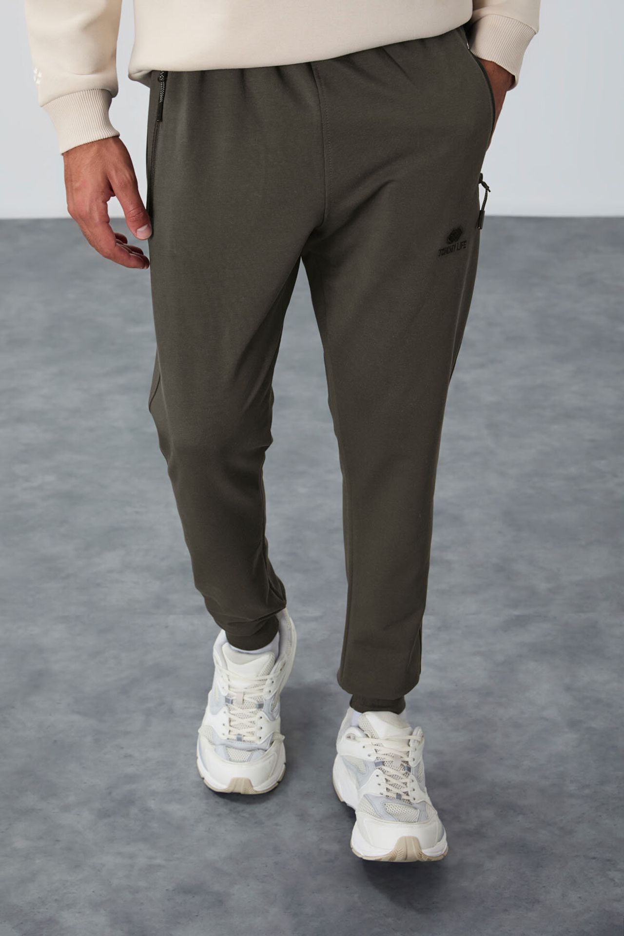 TOMMY Men's Jogger Sweatpants With Zip Pocket 1