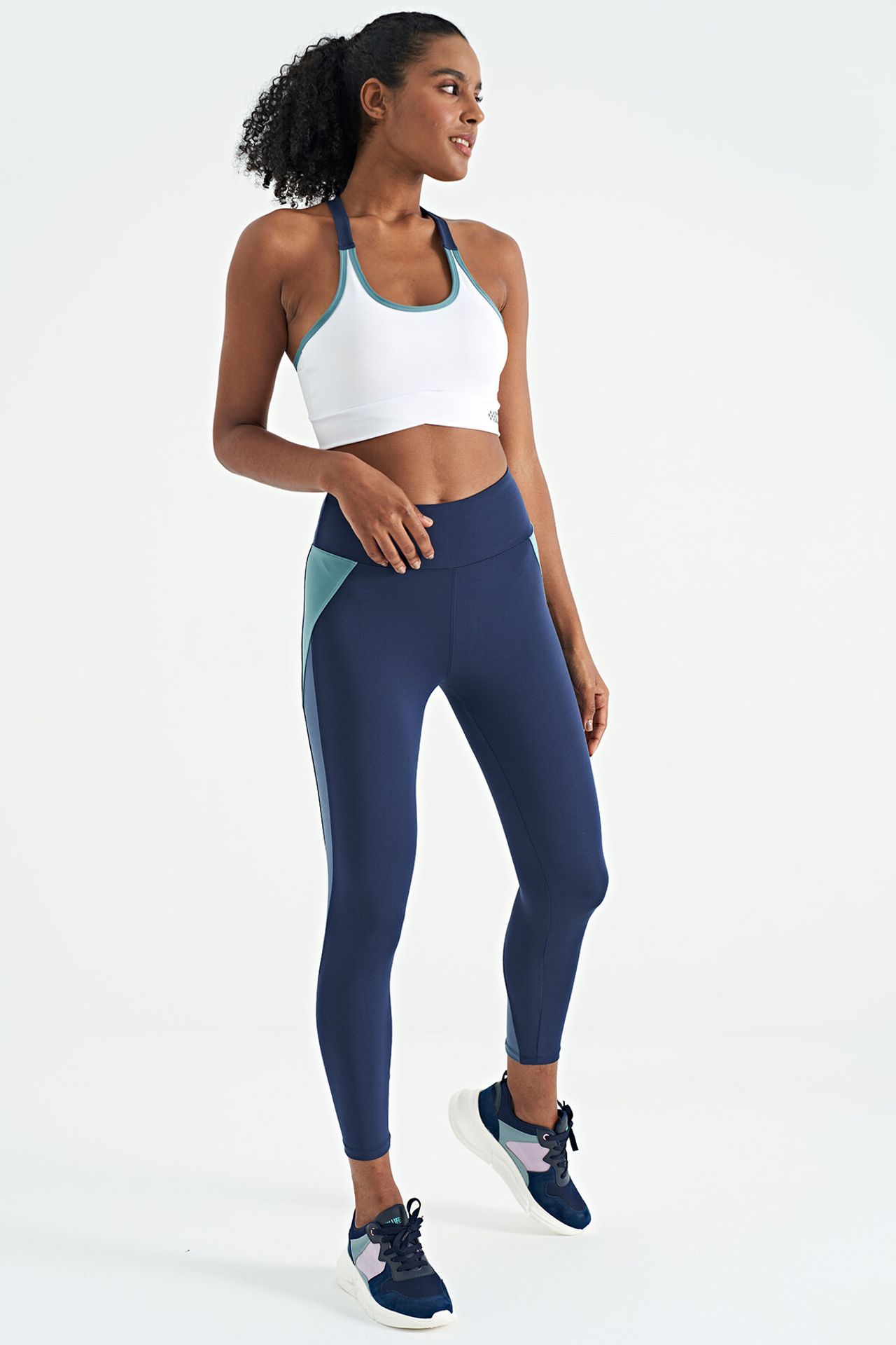 TOMMY Fitted Sleeveless Crop Sports Top 6